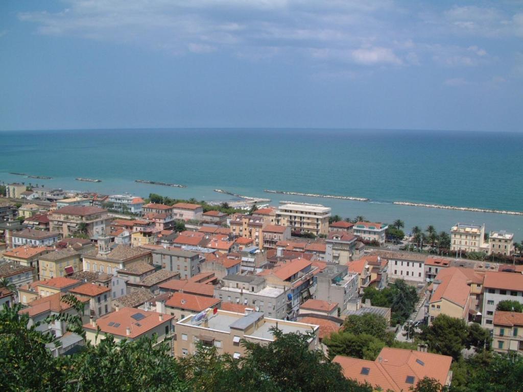 Hotel Capital Cupra Marittima Exterior photo